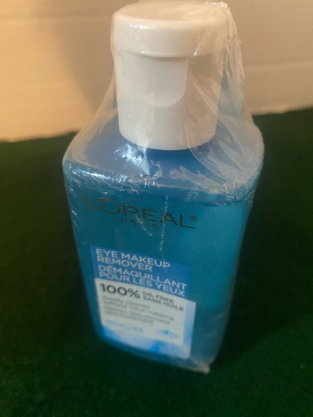 L'Oreal Eye Makeup Remover - Blue and White